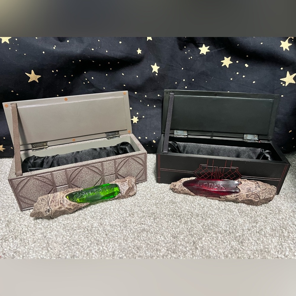 Star Wars Kyber Crystal with Light Effect Galaxy's Edge Disney Exclusive
